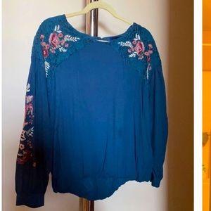 Boutique top, lovely design